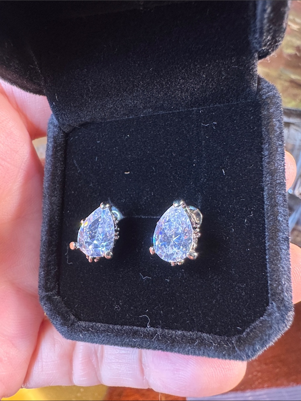 3186- Swarovski Crystal Element post earrings. Velvet box included.